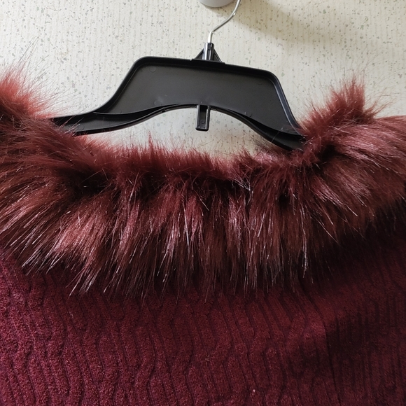 La Mode Poncho Faux Fur Tassel Trimming Boho Chic Burgundy One Size Fits Most - Picture 2 of 9